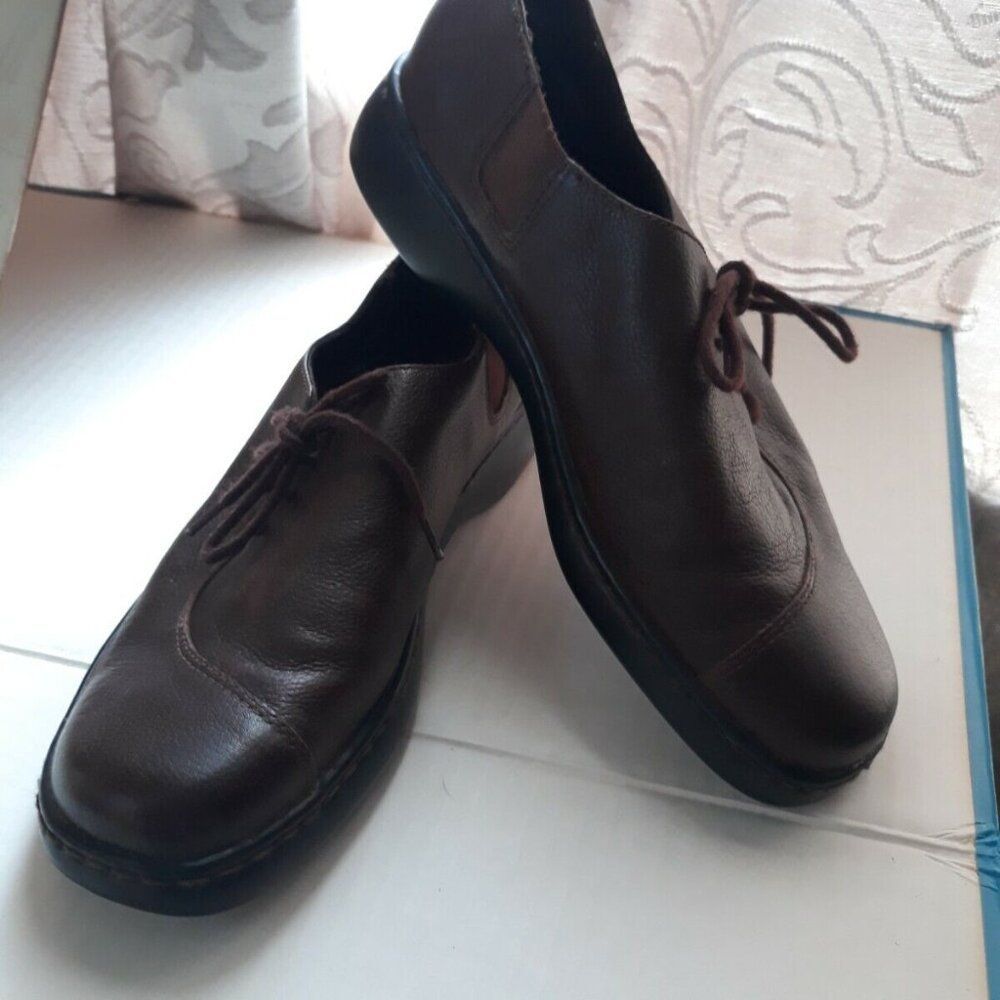 COMFORT WOMEN'S BROWN LEATHER LACED‎ SHOES SIZE 9. I Love Comfort